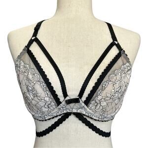 Victoria’s Secret “Very Sexy” Lined Black and White Lace Bra Size 34D